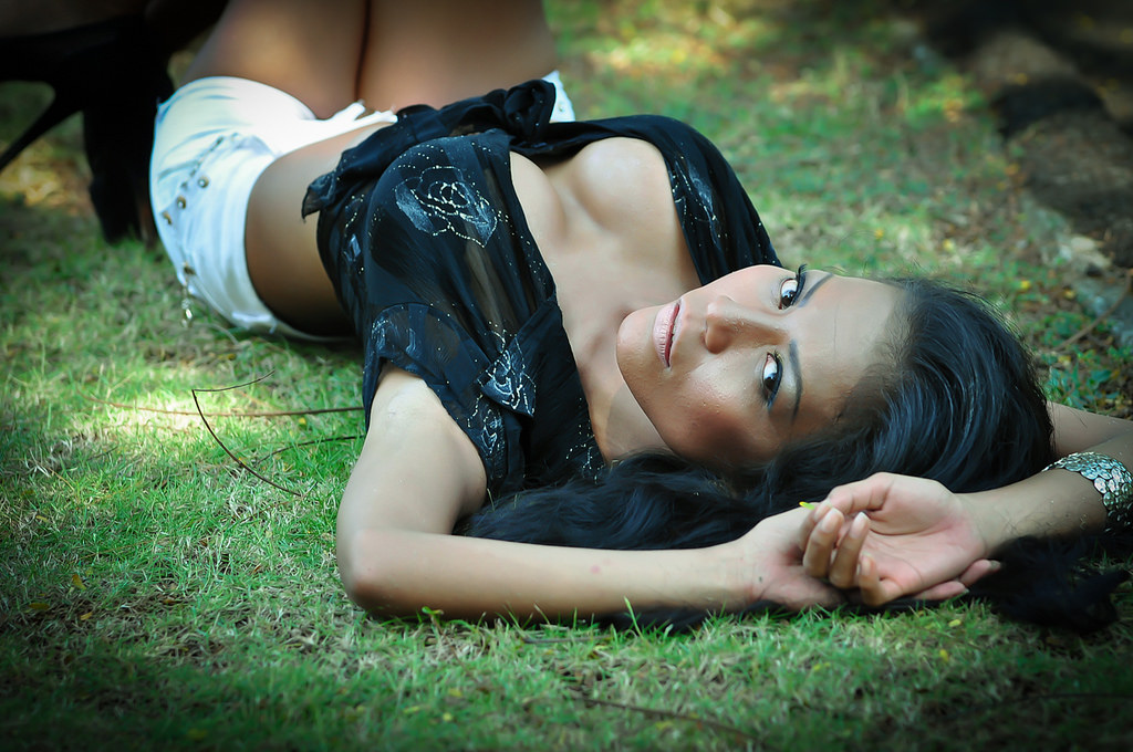Indonesian-model-Entin-Eva-Kartini-010-by-ohfree.net_ Indonesian model Entin Eva Kartini nude sexy photos leaked 
